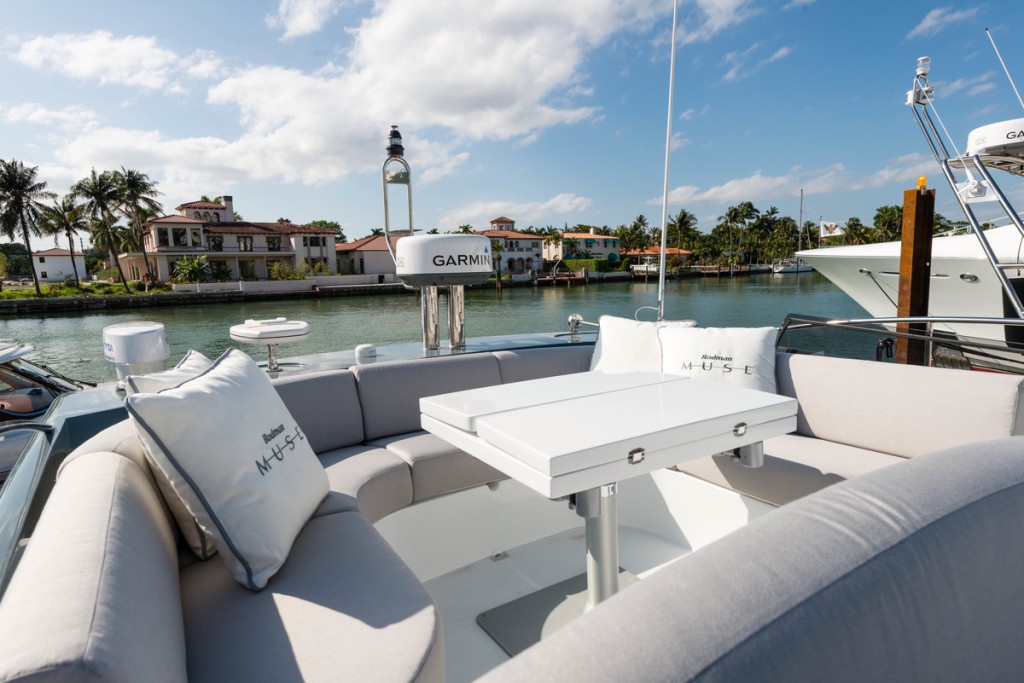 Rodman Muse 44 flybridge